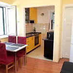 Carija 3*
