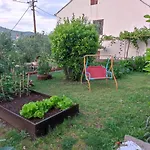 Carija 3*