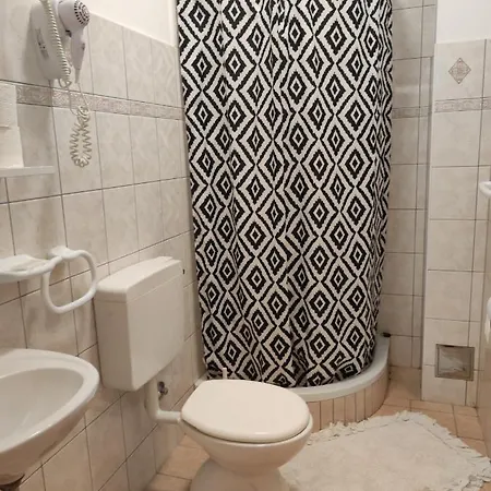Carija 3*
