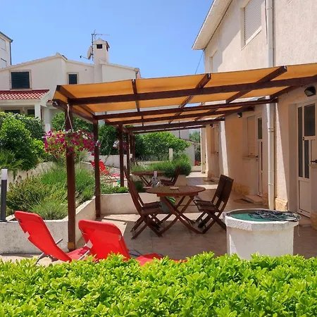 Casa de hóspedes Carija 3*