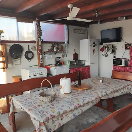 بيت ضيافة Carija تروغير