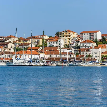 Carija 3* تروغير