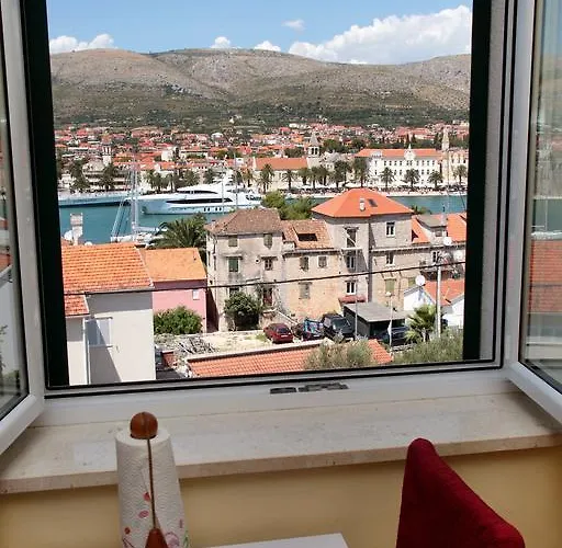 Carija Πανσιόν