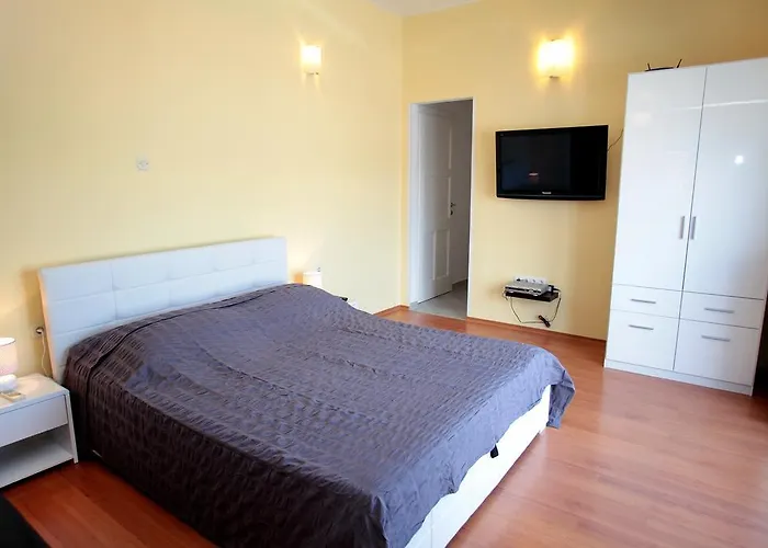 Πανσιόν Carija 3*