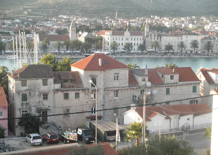 Carija Τρογκίρ