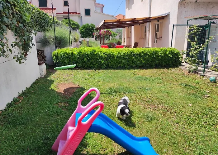 Πανσιόν Carija