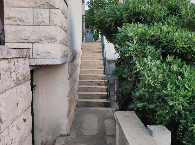 Πανσιόν Carija Τρογκίρ