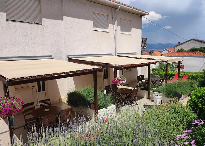 Πανσιόν Carija 3*