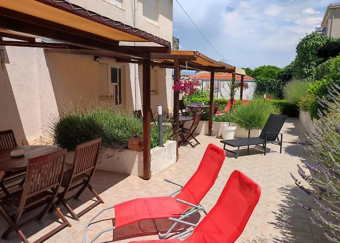 Πανσιόν Carija