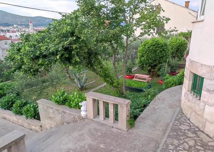 Carija Τρογκίρ