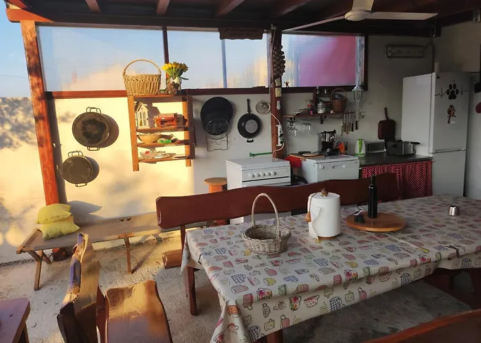 Carija Πανσιόν