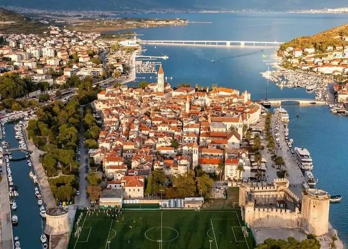 Carija Τρογκίρ