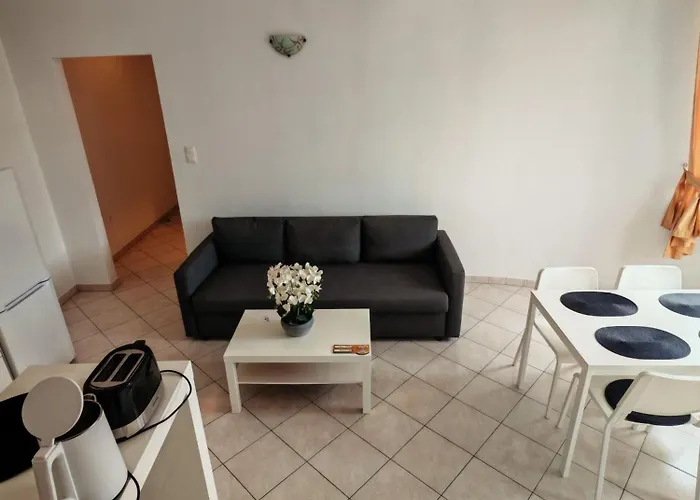 Carija Πανσιόν