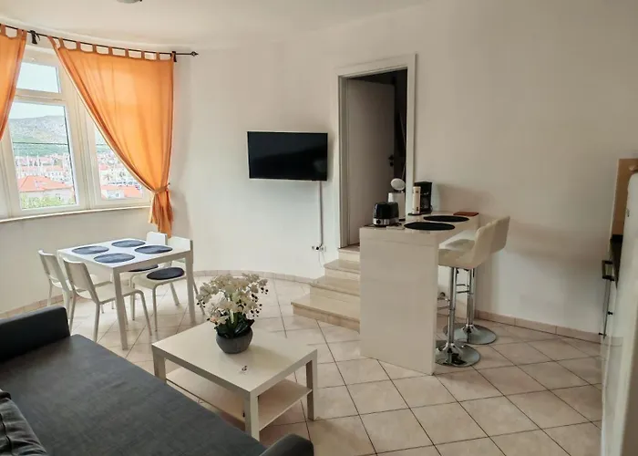 Carija Πανσιόν 3*