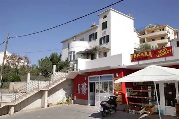Carija Πανσιόν